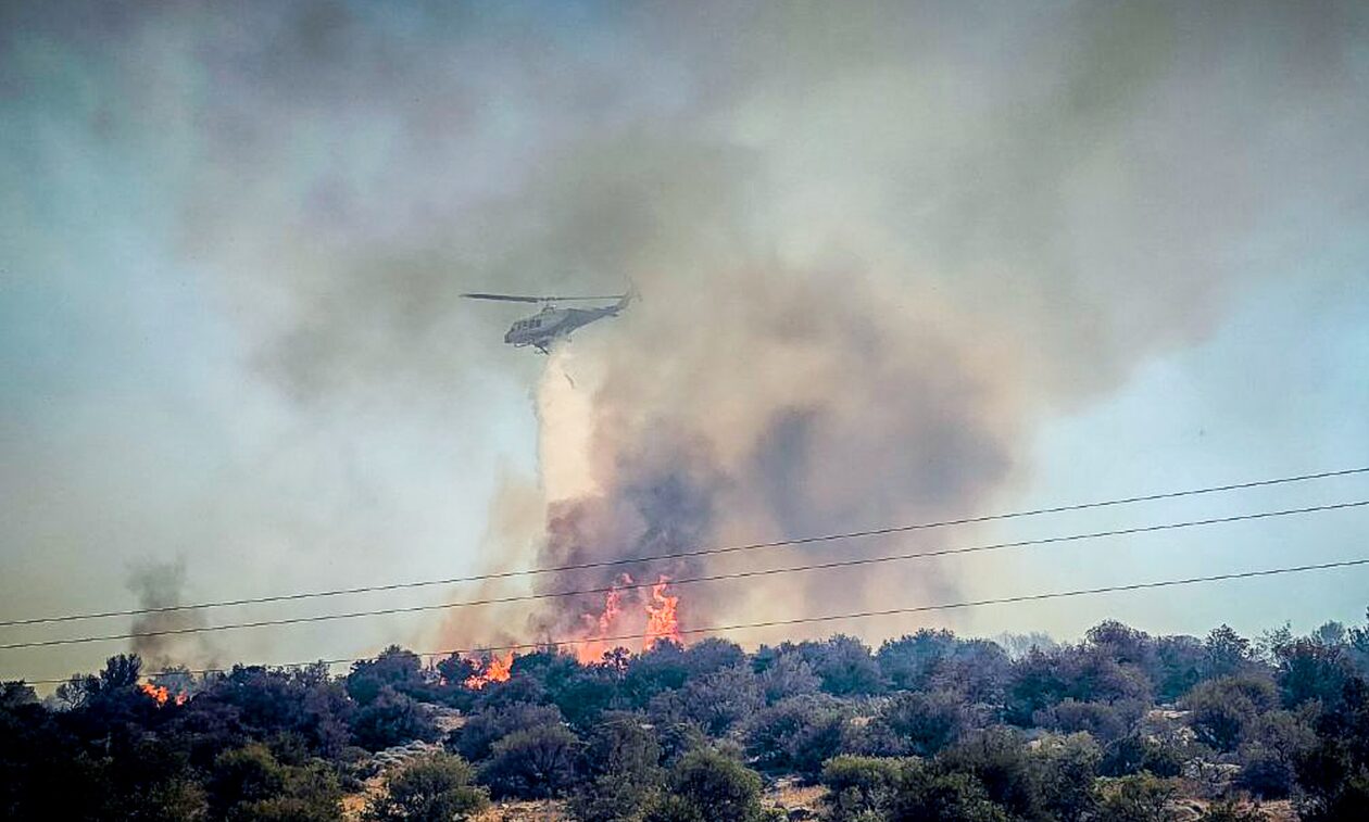 Πυροσβεστική: Ξεκίνησαν οι εναέριες ρίψεις σε όλα τα ενεργά μέτωπα