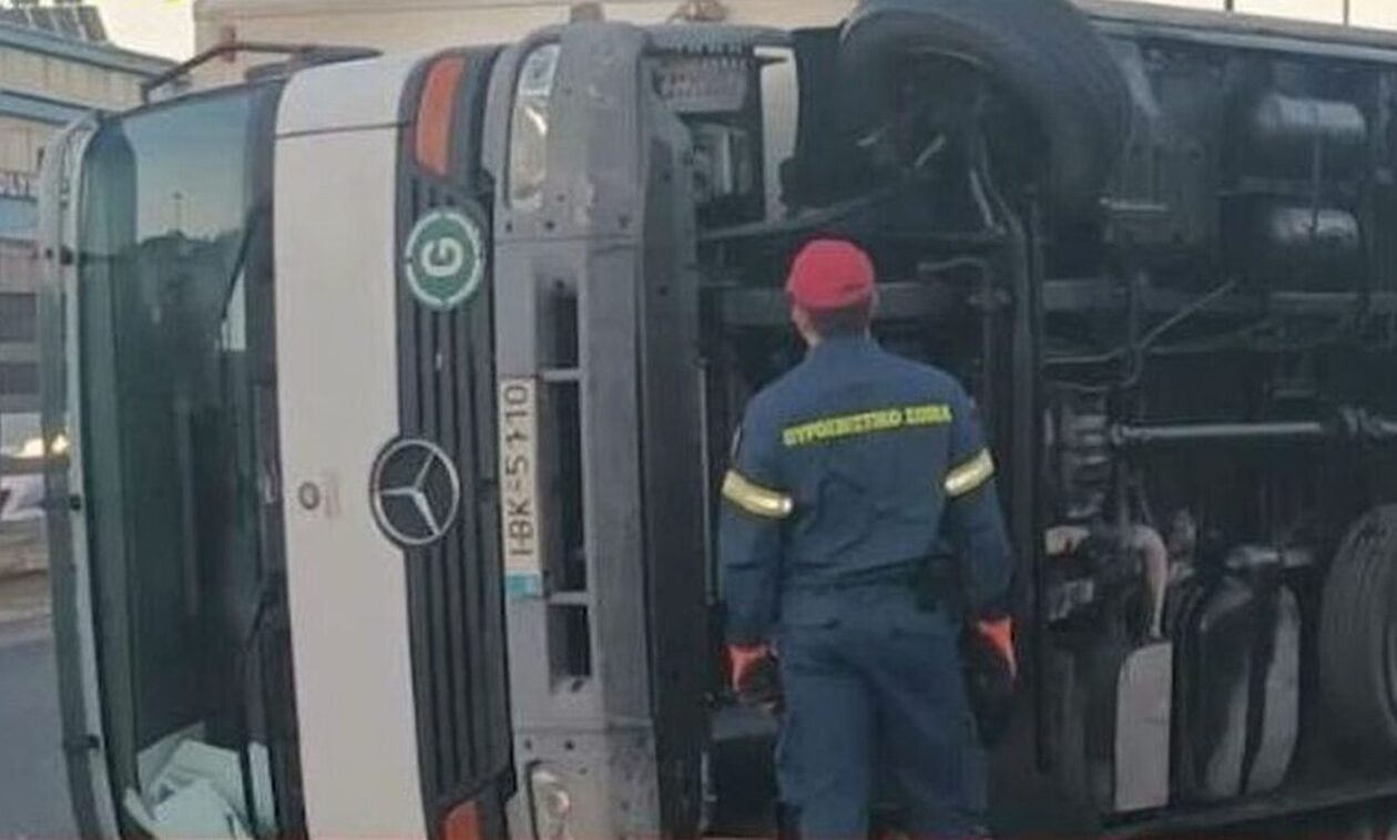 Αποκαταστάθηκε η κυκλοφορία στη λεωφόρο Κηφισού μετά την ανατροπή νταλίκας