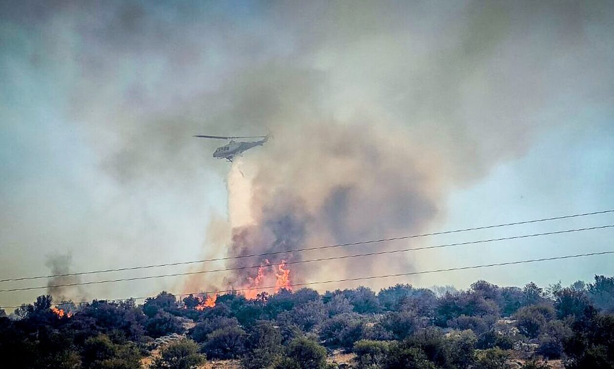 Δύσκολη παραμένει η κατάσταση στην Βοιωτία λόγω των πυρκαγιών, καθώς πνέουν ισχυροί άνεμοι
