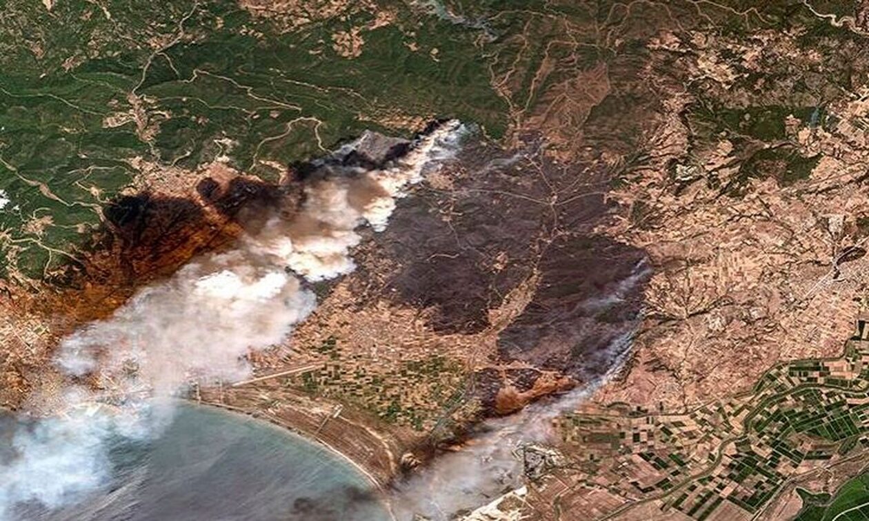 Φωτιά στον Έβρο: Συγκλονιστικές φωτογραφίες από δορυφόρο αποτυπώνουν το μέγεθος της καταστροφής