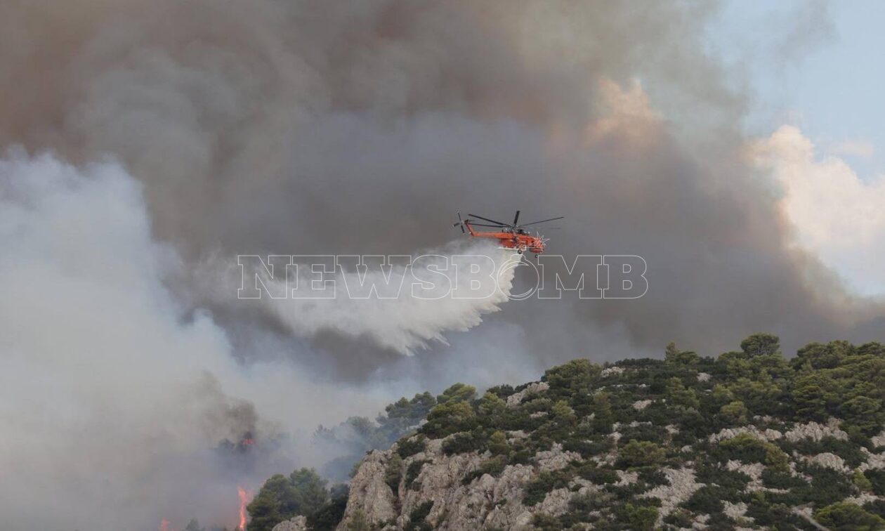 Φωτιές: Ξεπέρασαν τις 300 ώρες πτήσης τα πυροσβεστικά αεροσκάφη της Πολεμικής Αεροπορίας