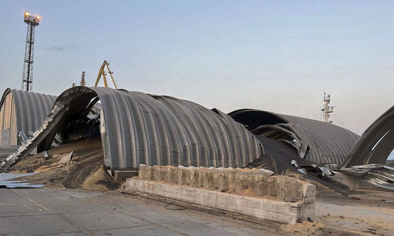 Ουκρανία: 270.000 τόνοι δημητριακών καταστράφηκαν από ρωσικές επιθέσεις σε λιμάνια