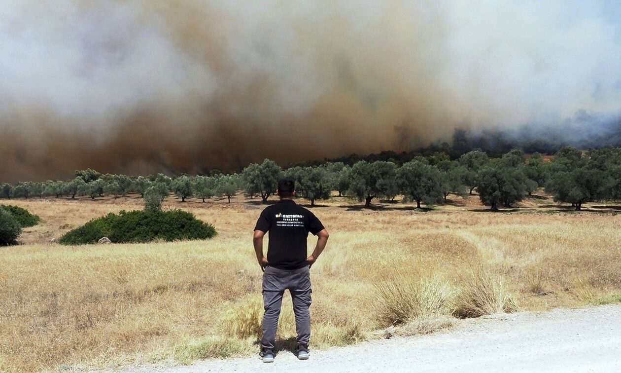 Ελεύθεροι οι τρεις που προσήχθησαν για εμπρησμό – Παραμένει υπό κράτηση ο πρώην δικηγόρος