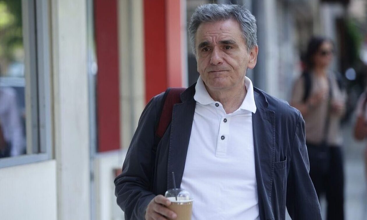 Τσακαλώτος: Αντί του debate, μια ανοιχτή συζήτηση με τη συμμετοχή και των τεσσάρων υποψηφίων