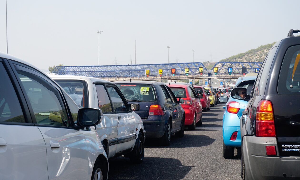 Κίνηση: Επιστροφή με μποτιλιάρισμα στην Αθήνα – Ποιοι δρόμοι έχουν προβλήματα