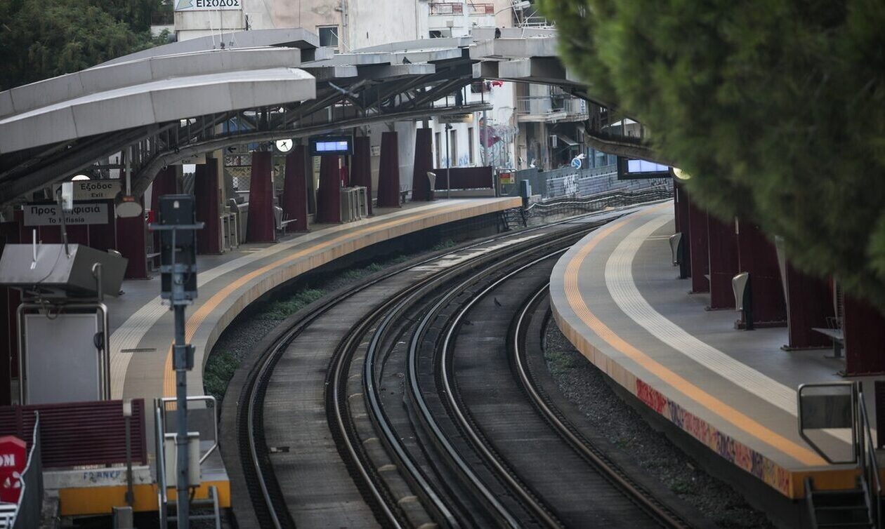 Ηλεκτρικός: Χωρίς στάση σε Περισσό και Πευκάκια από τις 22:00 έως τις 23:00