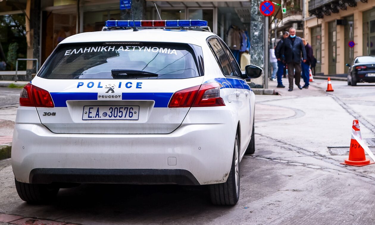 Βόλος: Διαρρήκτης για κλάματα: Μπήκε να κλέψει και άφησε το κινητό του στη σακούλα με τα κλοπιμαία