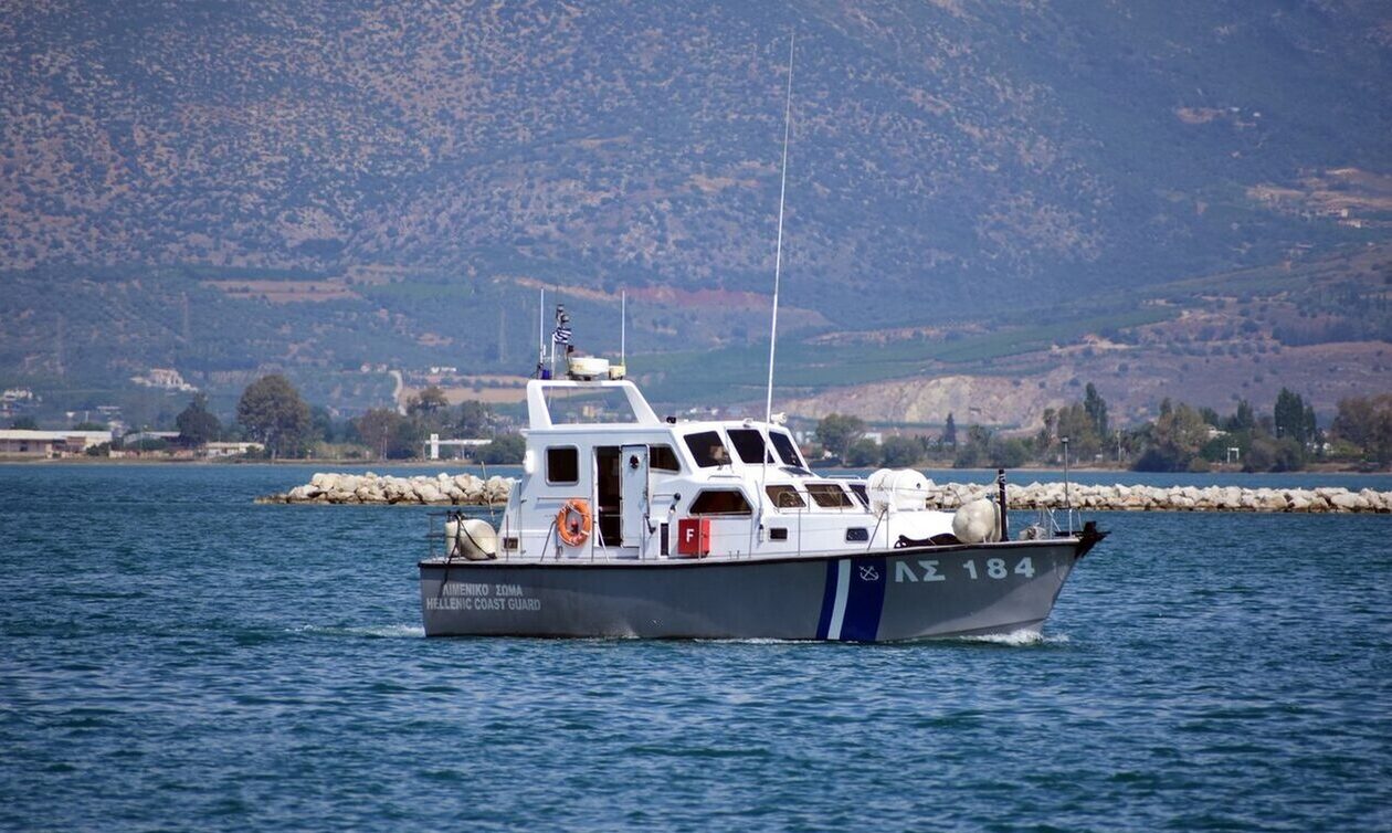 Καλαμάτα: Βρήκε οστά ενώ κολυμπούσε