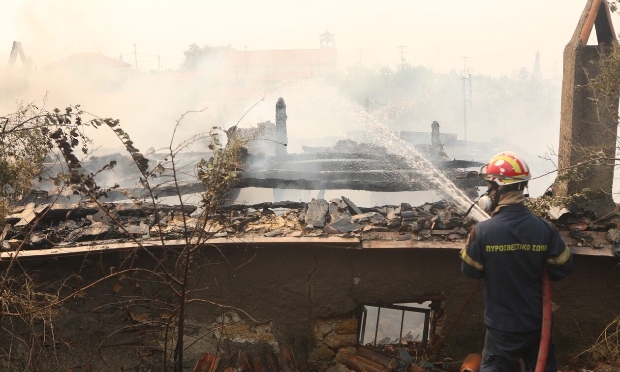 Φωτιές: Επιδότηση στέγασης 300 – 500€ το μήνα στους πυρόπληκτους του Αυγούστου