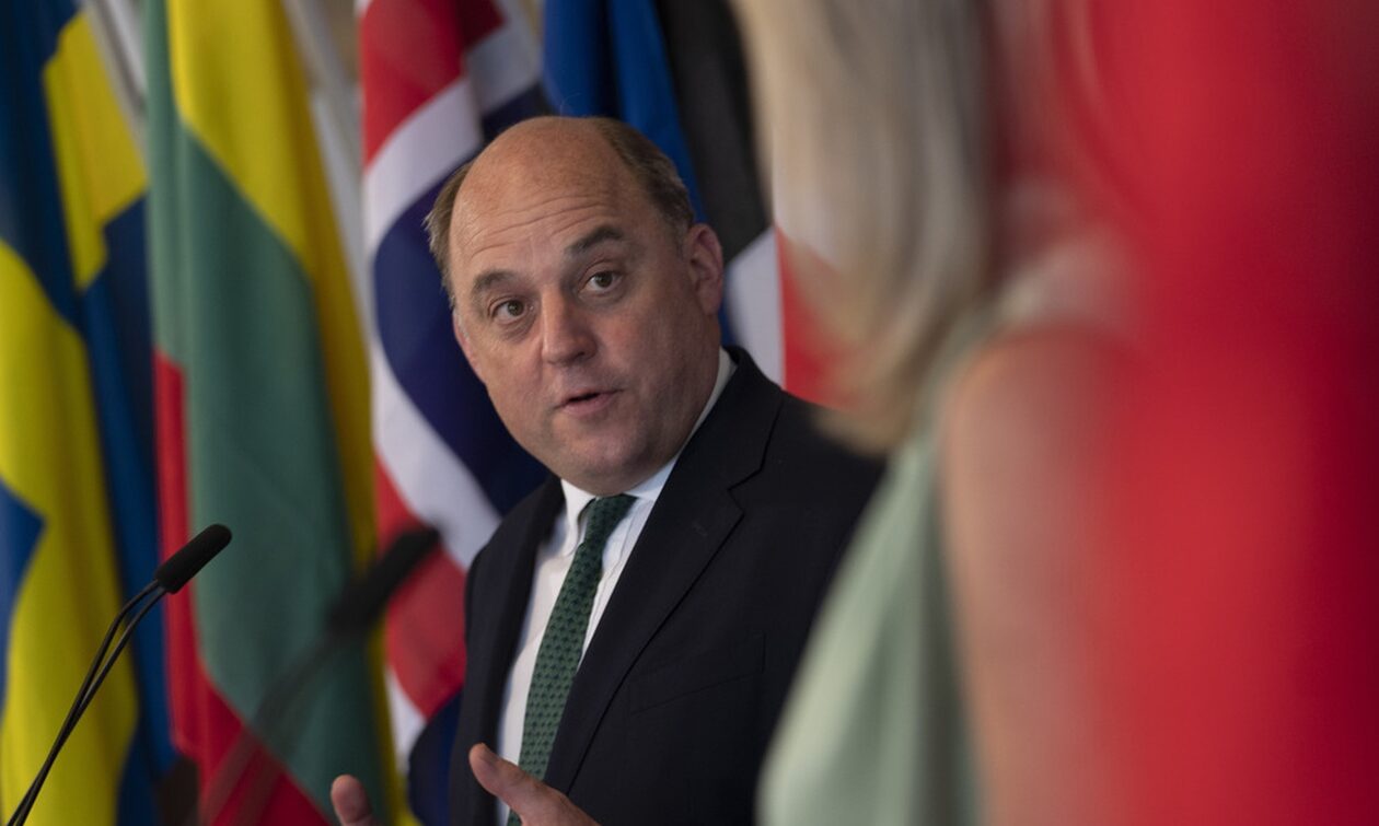 Βρετανία: Παραιτήθηκε ο Υπουργός Άμυνας Μπεν Γουάλας