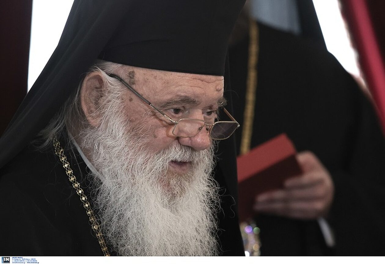 Ιερώνυμος για νέες ταυτότητες: Θα αποφανθεί η Ιερά Σύνοδος – Μη δρούμε παρορμητικά