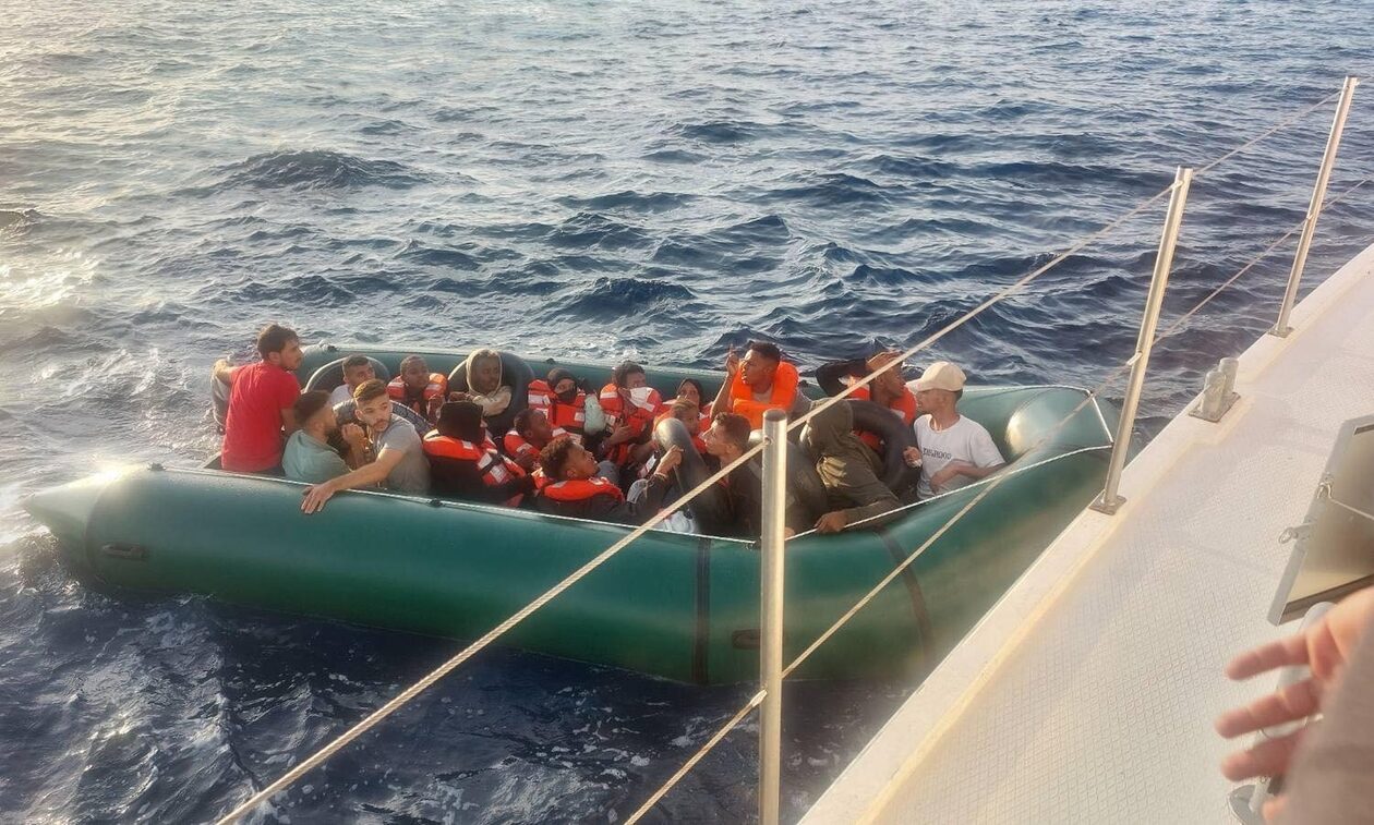 Σάμος: Εντοπισμός και διάσωση 18 ατόμων – Συνελήφθη ο διακινητής