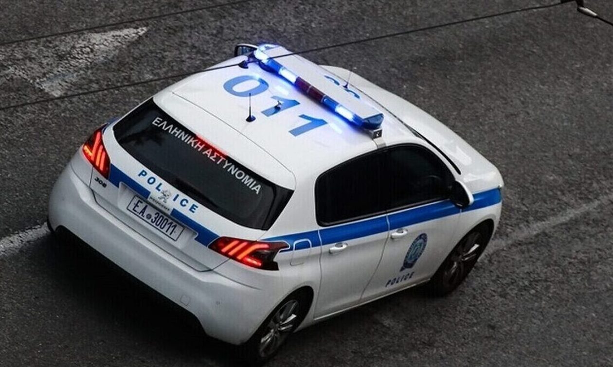 Θεσσαλονίκη: Εκτροπή αυτοκινήτου σε διόδια μετά από καταδίωξη – Το παράτησαν και έφυγαν οι επιβάτες