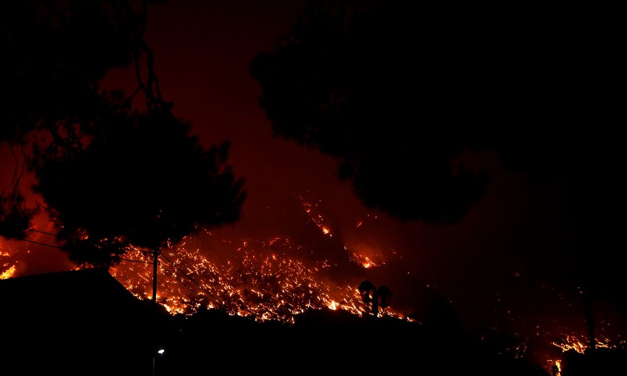 Φωτιά στο Στεφάνι Κορινθίας: Τέθηκε υπό μερικό έλεγχο