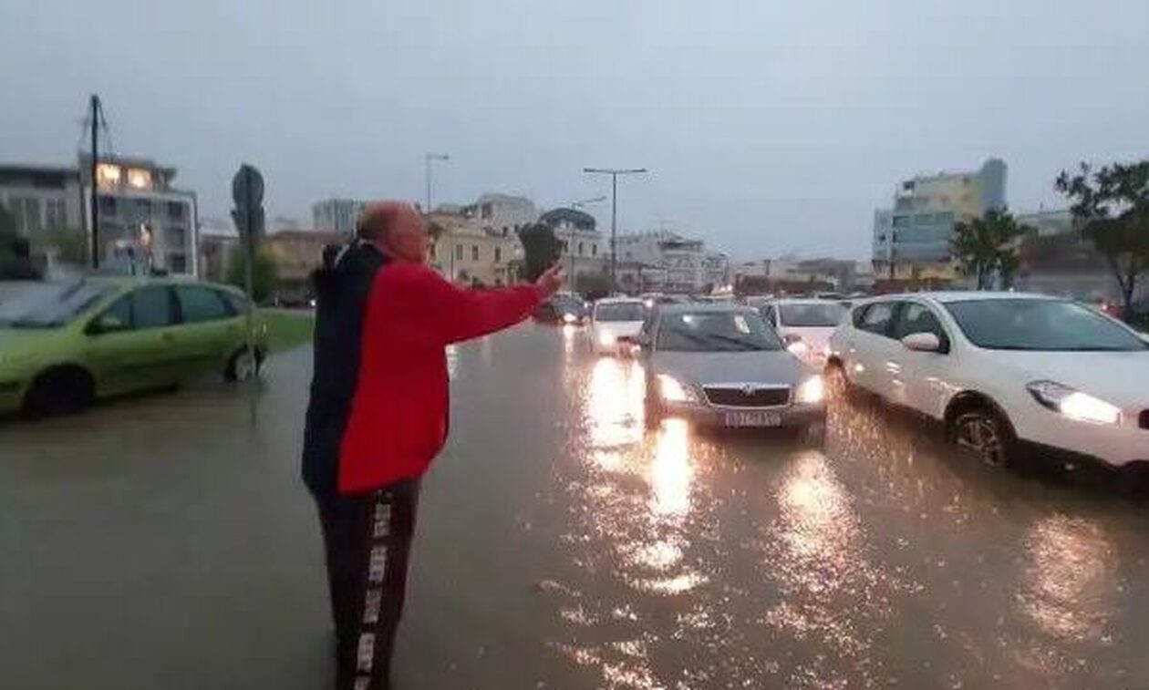 Κακοκαιρία Daniel – Έκκληση Μπέου: Γυρίστε σπίτια σας, μην κυκλοφορείτε στους δρόμους