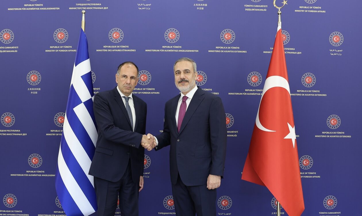 Δυόμιση ώρες  διήκρησε η συνάντηση Γεραπετρίτη – Φιντάν
