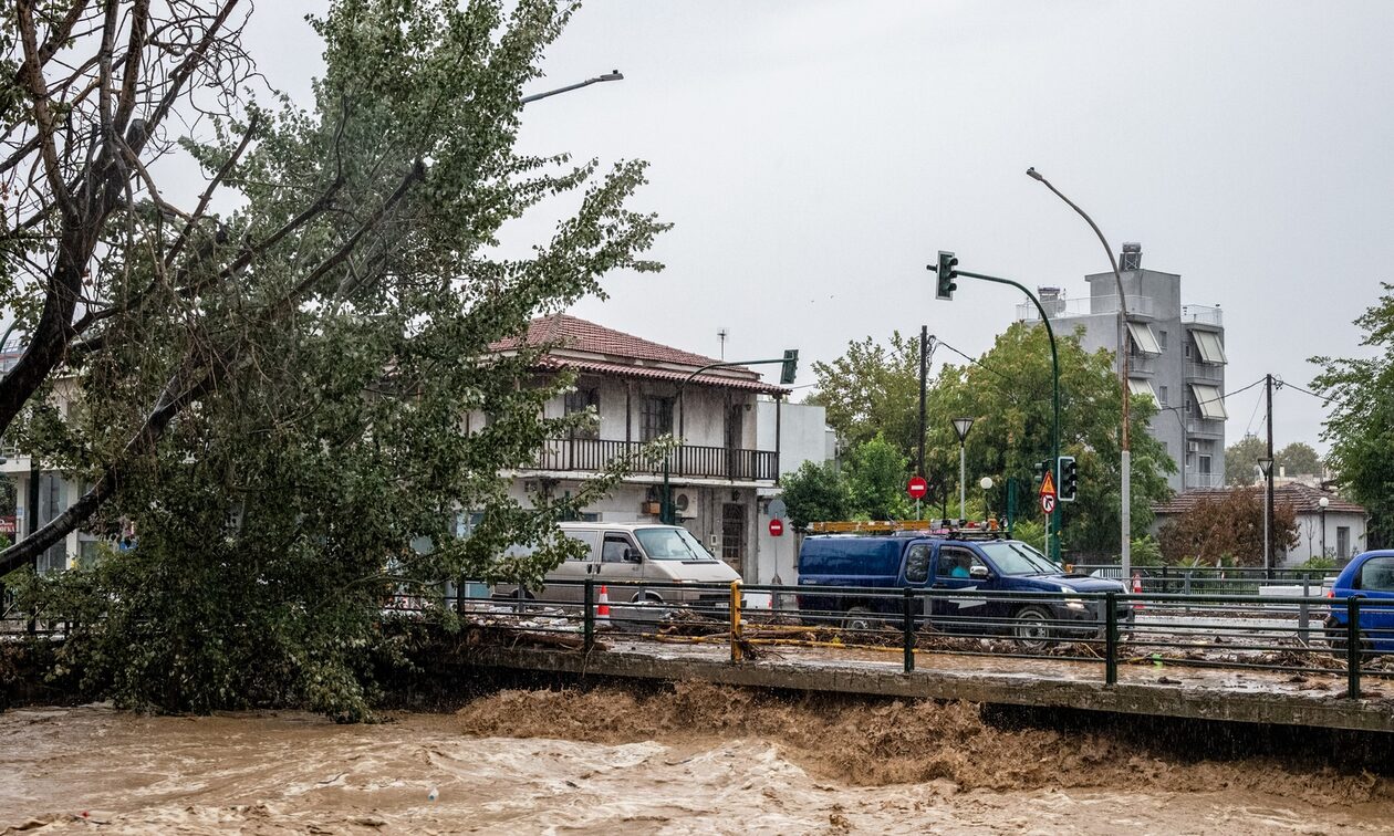 Βόλος: Οδηγοί εγκλωβίστηκαν στους δρόμους ενώ επέστρεφαν από την εργασία τους