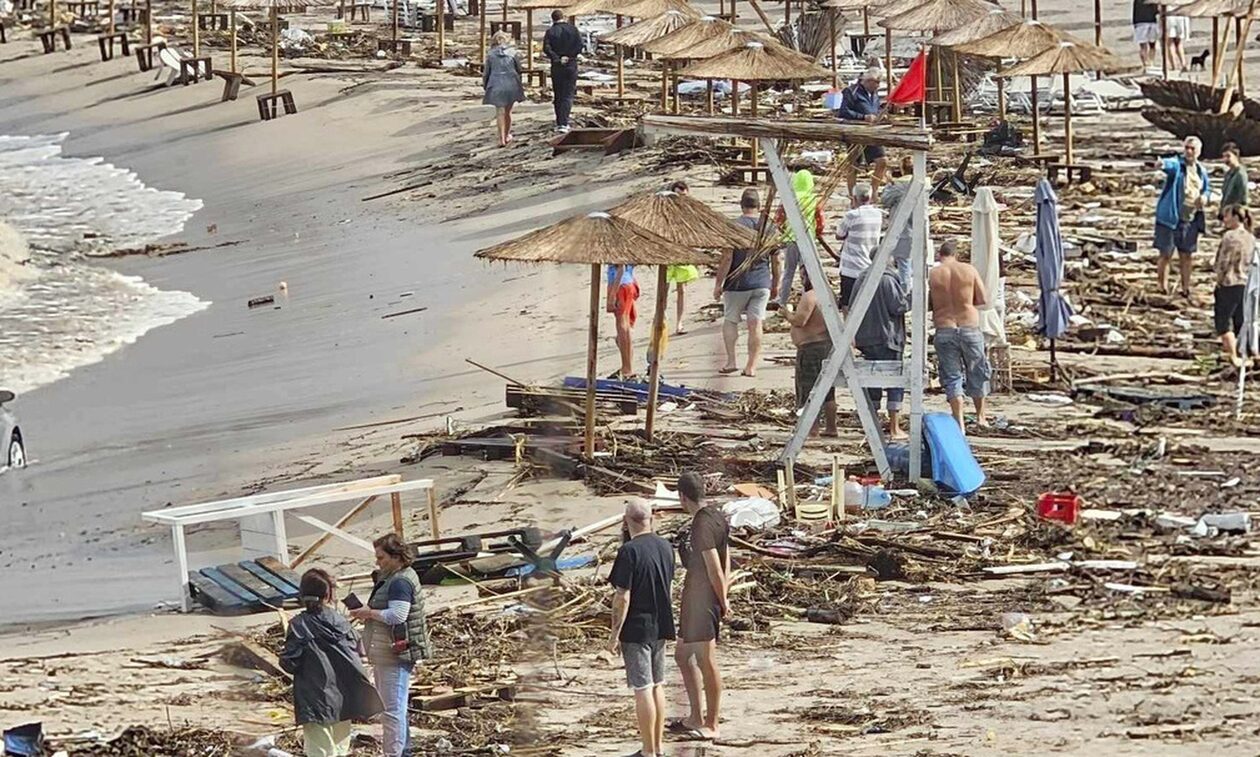 Φονικές πλημμύρες σε Βουλγαρία και Τουρκία: Δρόμοι ποτάμια, μπλακ άουτ και αγνοούμενοι