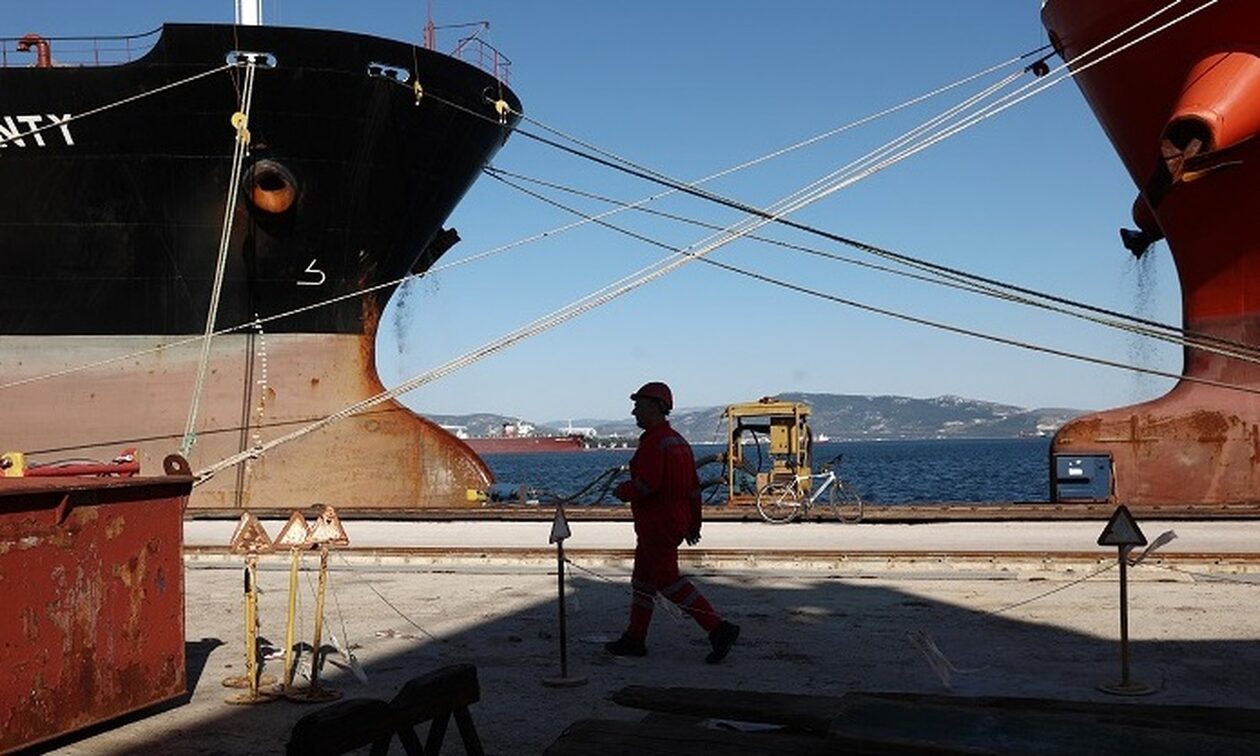 Εργατικό ατύχημα στο Πέραμα: Τραυματίστηκε 38ρονος εργάτης από πτώση σε ναυπηγείο