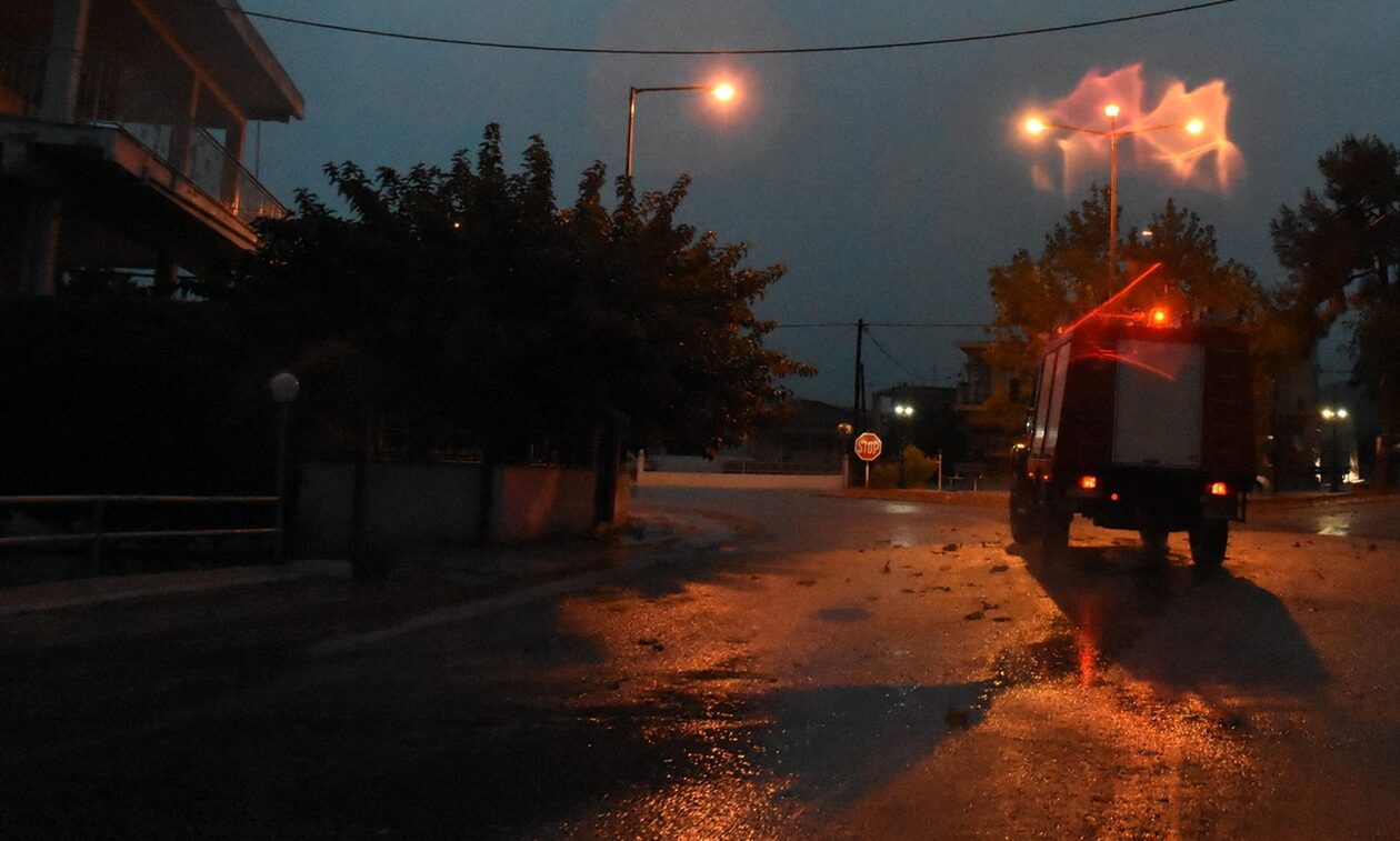 Καρδίτσα: Σε εξέλιξη επιχείρηση διάσωσης 19 επιβατών λεωφορείου στους Αγίους Θεοδώρους