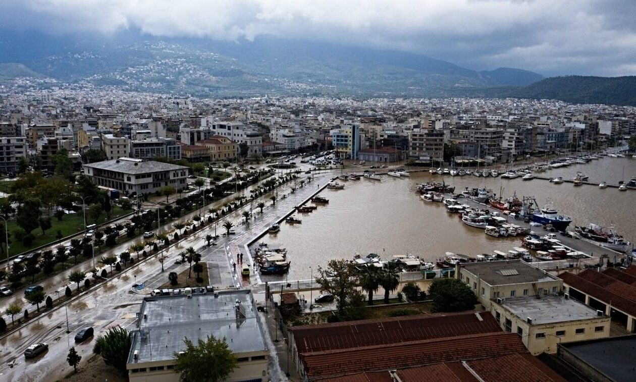Κακοκαιρία Daniel: «Πνγιμένος» στη λάσπη και το νερό ο Βόλος – Απίστευτα πλάνα από drone