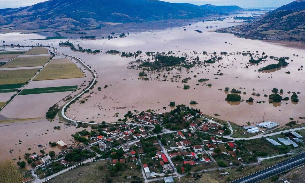 Κάτοικος Μαραθέα, Καρδίτσα: Είμαστε όλο το χωριό εγκλωβισμένοι σε μια καφετέρια