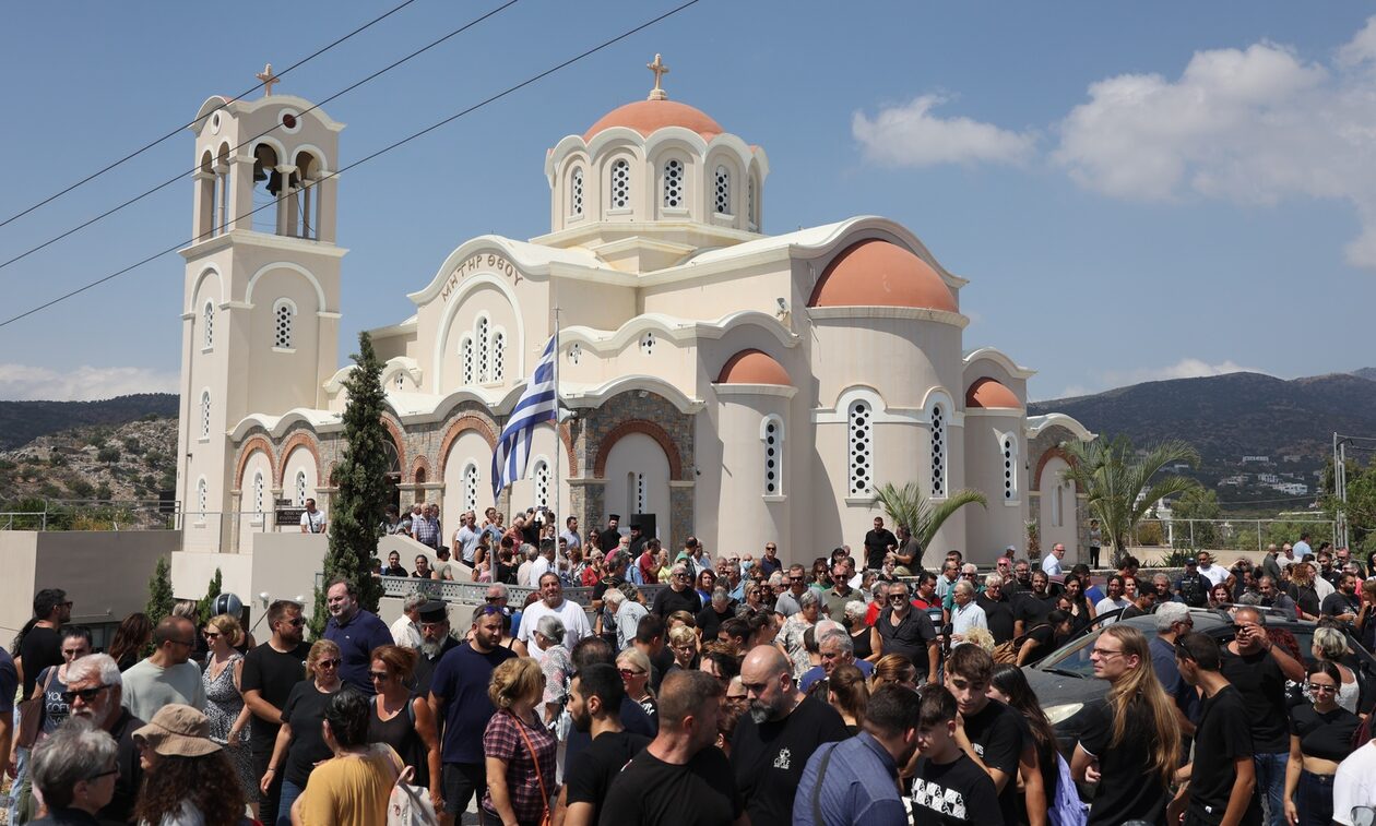 Αντώνης Καργιώτης: «Έζησε αθόρυβα, αλλά έφυγε εκκωφαντικά» – Συγκλονιστικοί επικήδειοι