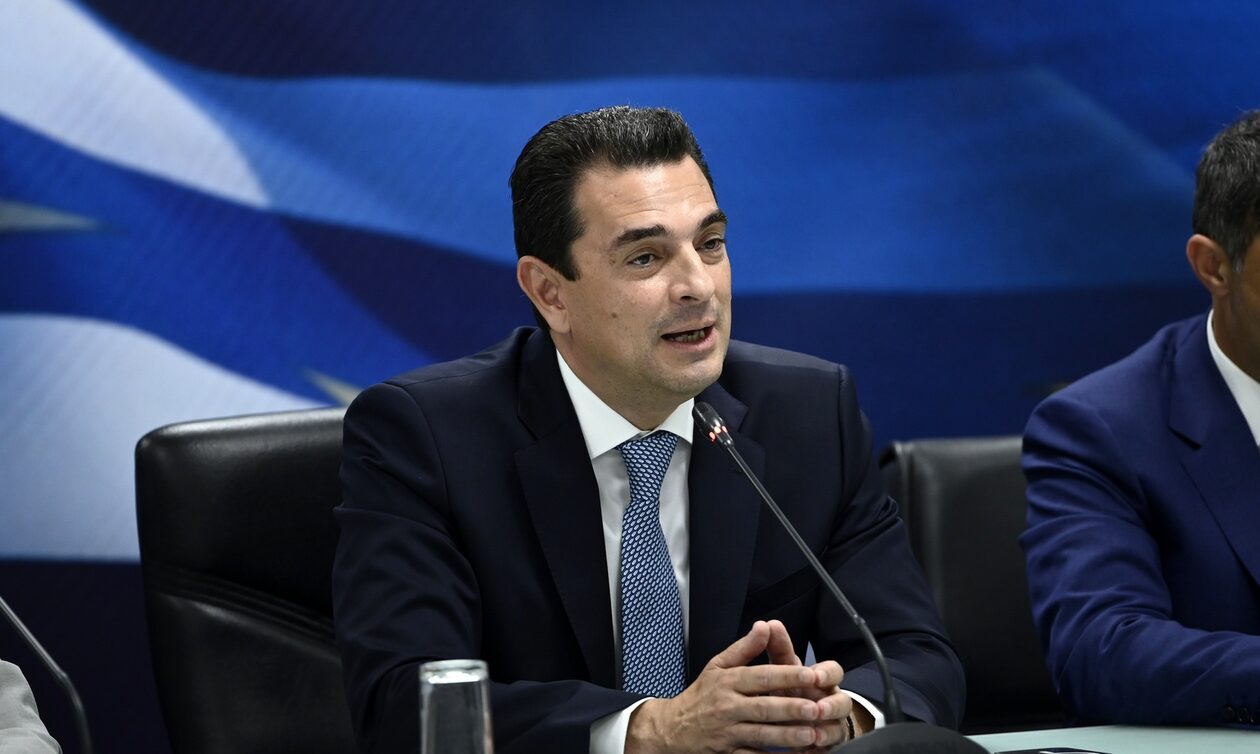 Σκρέκας: «Ο αριθμός των επιχειρήσεων που επλήγησαν από την κακοκαιρία δεν μπορεί να εκτιμηθεί ακόμη»