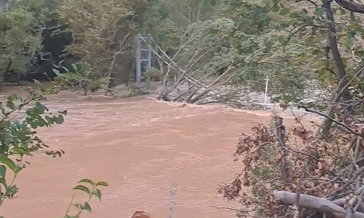 Κακοκαιρία Daniel – Θεσσαλία: Σε 18 μέτρα ύψος έφτασαν τα νερά στην κοιλάδα των Τεμπών