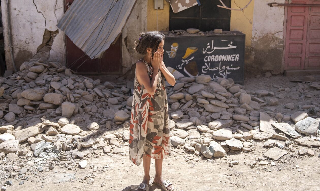 Σεισμός στο Mαρόκο: Σκάβουν με γυμνά χέρια για επιζώντες – «Σας παρακαλούμε, βοηθήστε μας!»