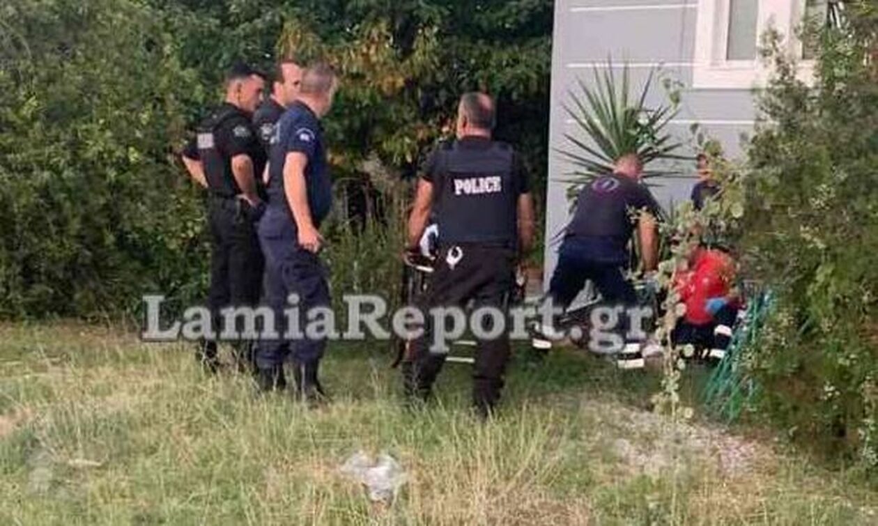 Λαμία: Έπεσε από τη στέγη όπου είχε ανεβεί για εργασίες (pics)