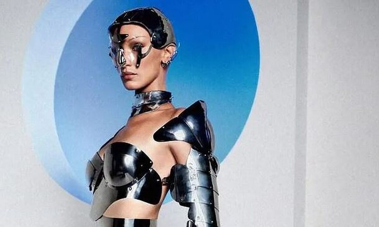 Mπέλα Χαντίντ: Έγινε φαλακρό ρομπότ σε ένα σύμπαν τεχνητής νοημοσύνης – Η φουτουριστική φωτογράφιση