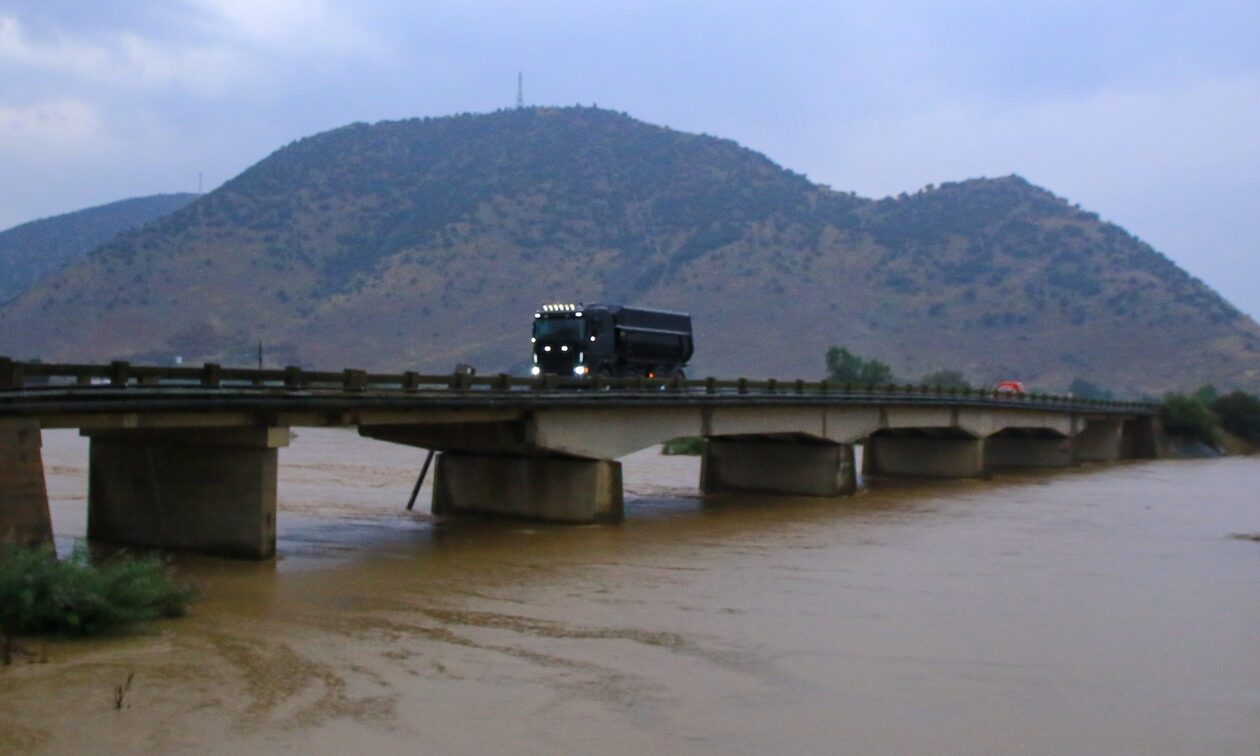 Κακοκαιρία Daniel: Κλειστή η Εθνική Οδός Αθηνών – Θεσσαλονίκης για ακόμα δύο 24ωρα