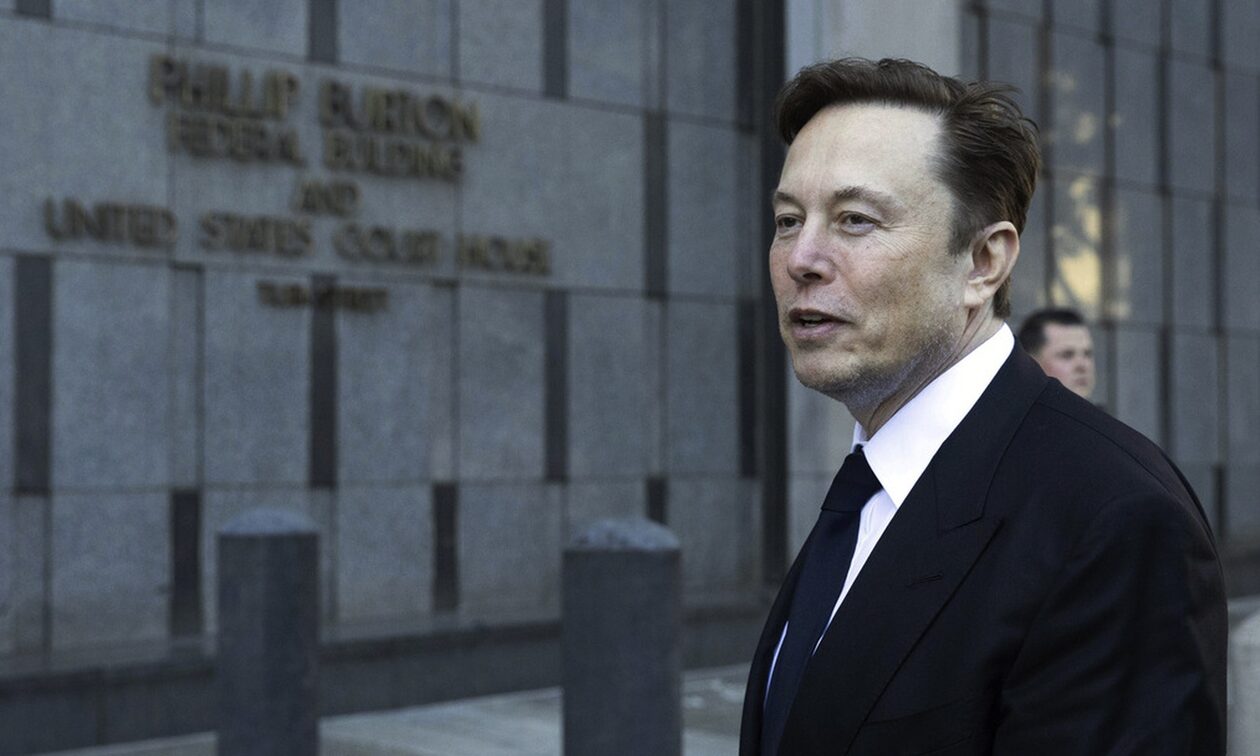 Έλον Μασκ: Σήμερα η νέα του βιογραφία – Το Άσπεργκερ, το bullying και η ροπή του στο…δράμα