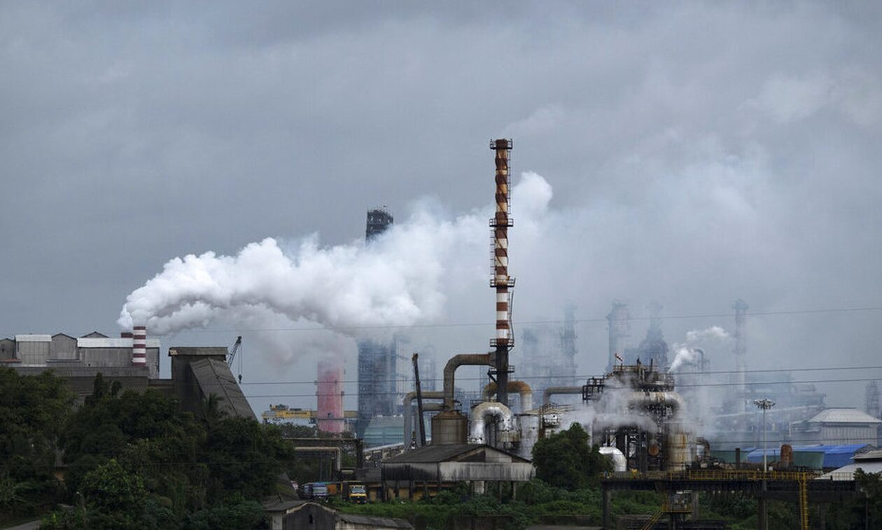 H Γερμανία συνεχίζει να αγοράζει ρωσικό πετρέλαιο μέσω… Ινδίας: 1.127,4% αύξηση στις εισαγωγές