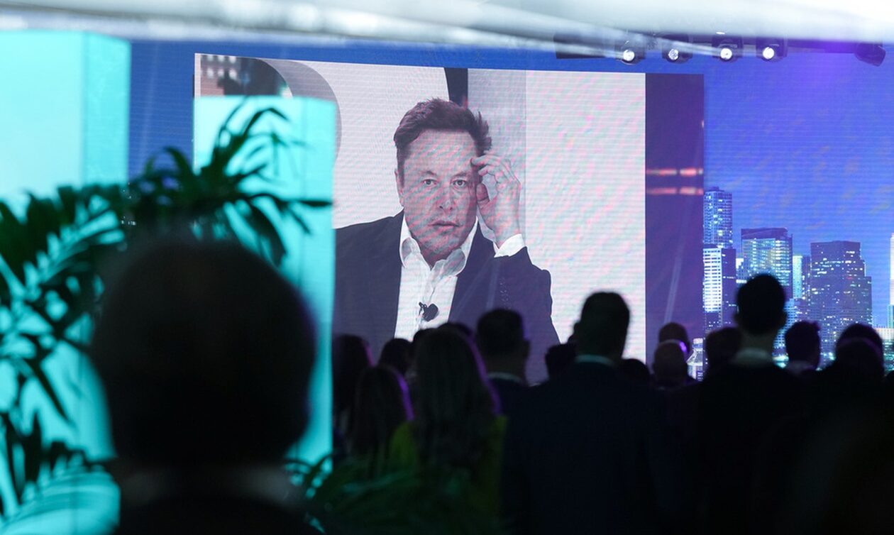 Ρωσία: Ο πρόεδρος Πούτιν έπλεξε δημοσίως το εγκώμιο του Ίλον Μασκ