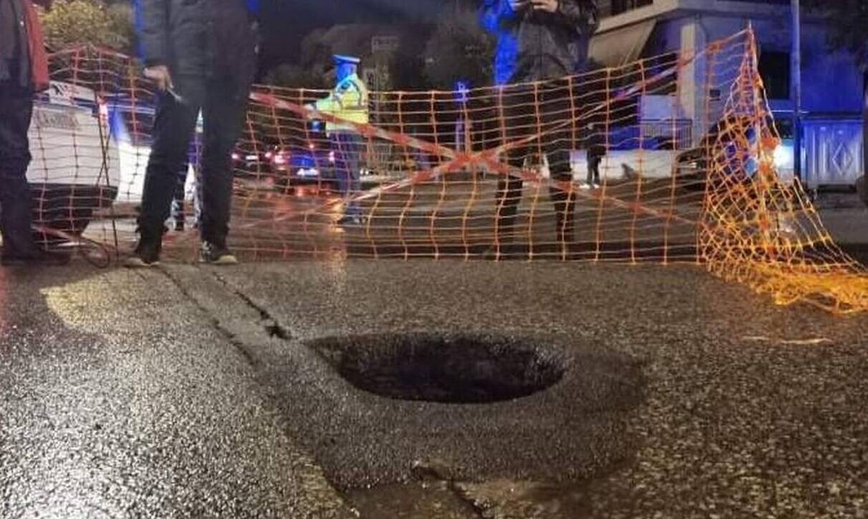 Καλλιθέα: Διακοπή κυκλοφορίας στην οδό Σκρα, λόγω καθίζησης στο οδόστρωμα