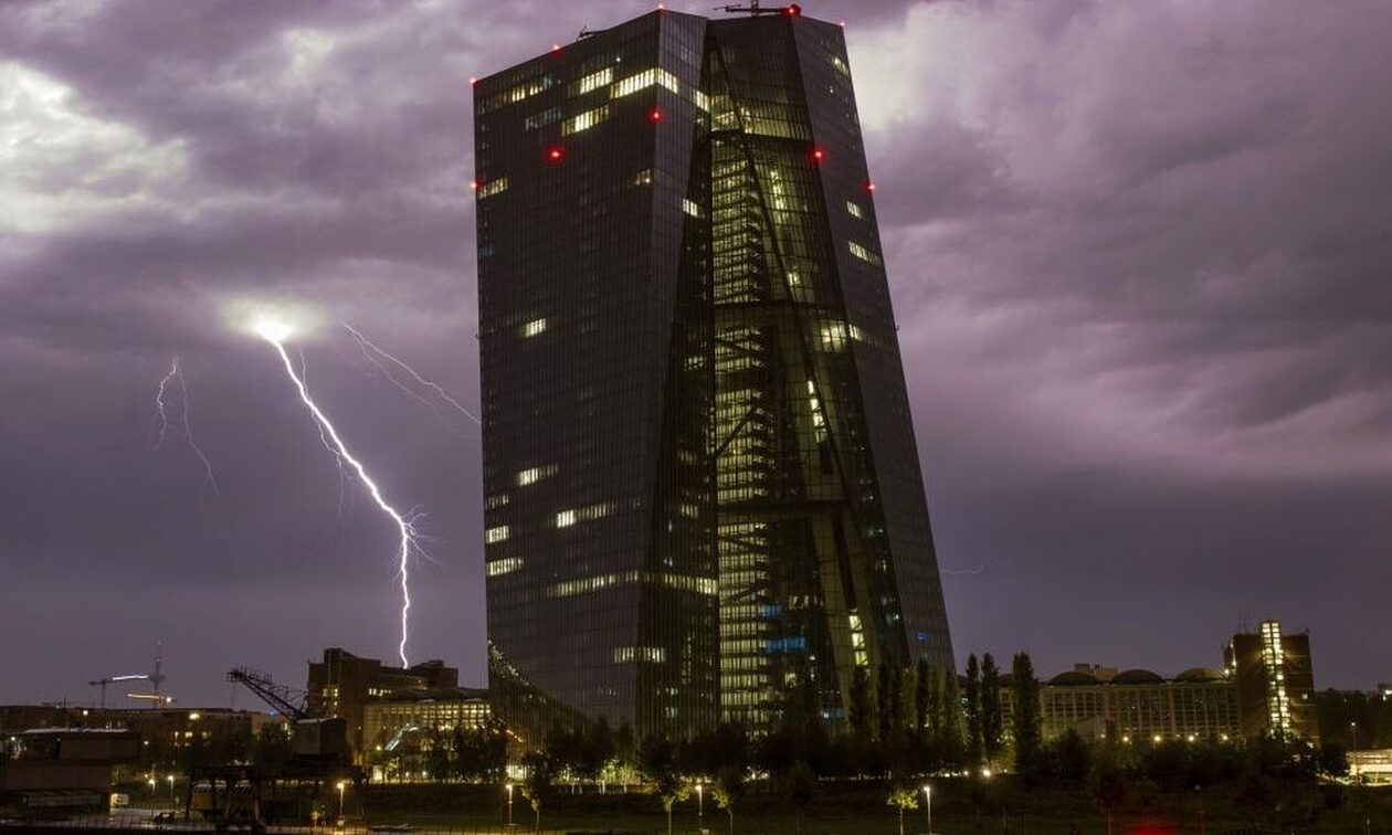 Spiegel: Πρωτοφανείς πλημμύρες στη Γερμανία – Αυτοκίνητα βούλιαξαν στην εθνική οδό