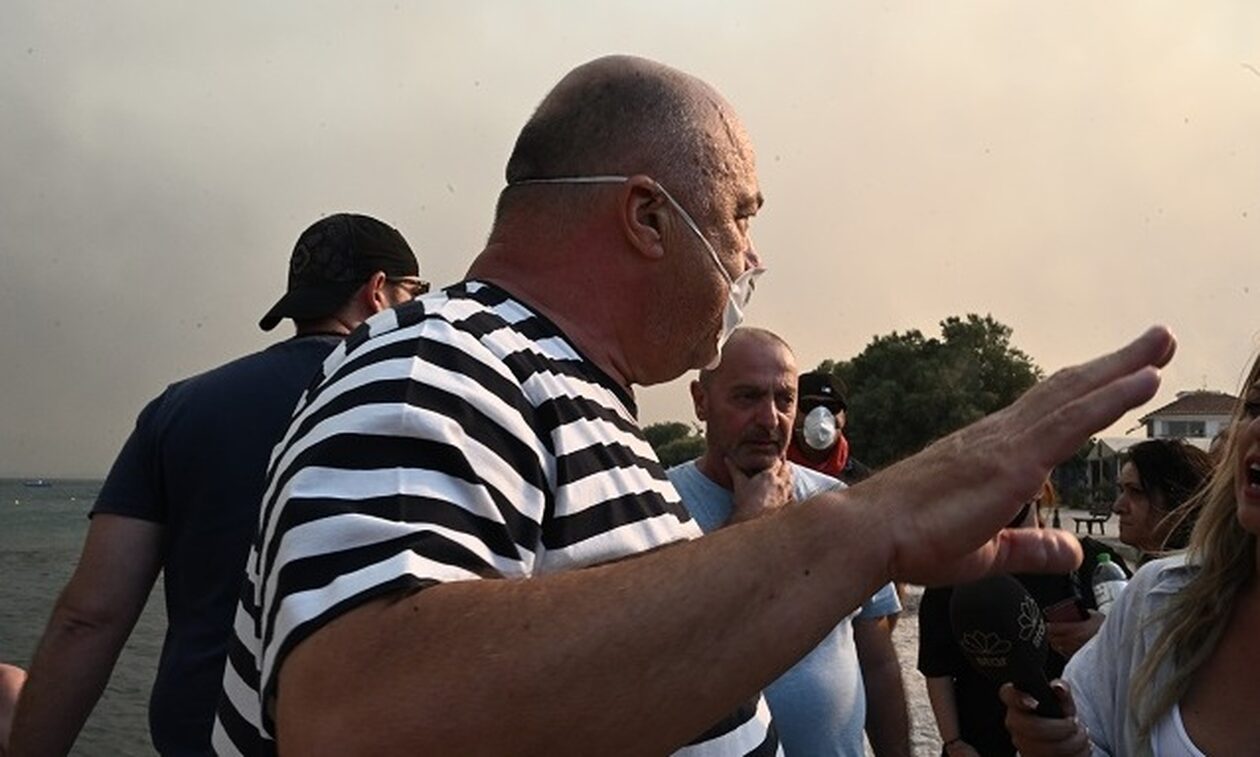 Η κόντρα Μπέου – ΚNΕ καλά κρατεί: Από τα «γραφικά κομματόσκυλα» μέχρι τη «λάσπη στο στόμα του»