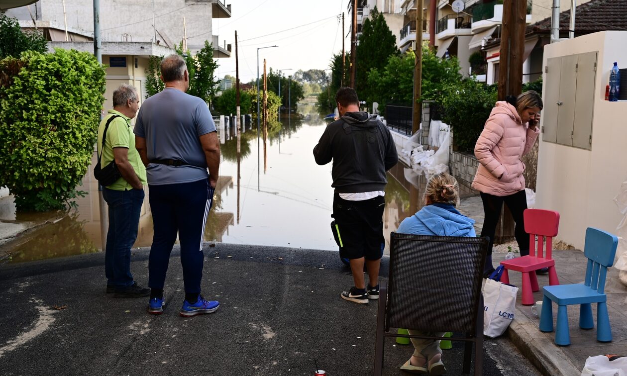 Λάρισα: Χωρίς ιερό και όσιο οι επιτήδειοι – Παριστάνουν επιτροπή υπουργείου και ζητούν ΙΒΑΝ