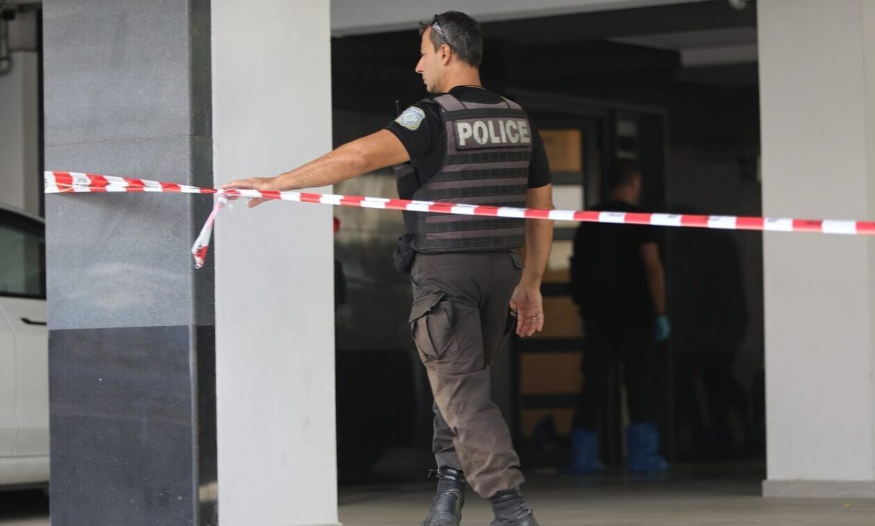 Καλαμαριά: Βουβός θρήνος στην κηδεία του 38χρονου αστυνομικού – «Γιατί το έκανες αυτό;»