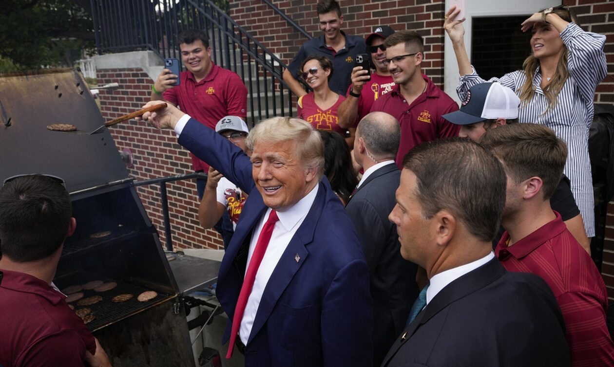 Τραμπ: Δεν ξεκινάει η δίκη τον Οκτώβριο – Διαχωρίστηκε η υπόθεση του από τους πρώην δικηγόρους του