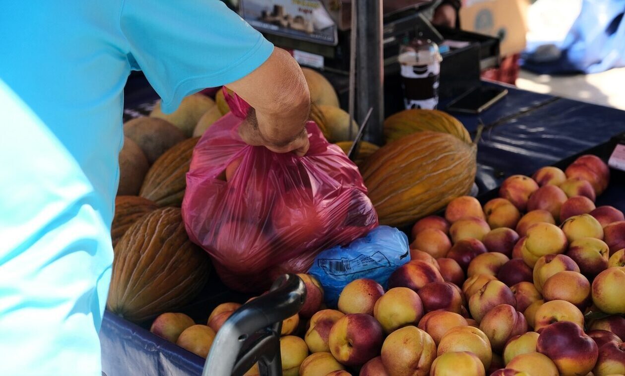Αδικαιολόγητες οι αυξήσεις τιμών στις λαϊκές αγορές – Απόγνωση από τους κτηνοτρόφους της Θεσσαλίας