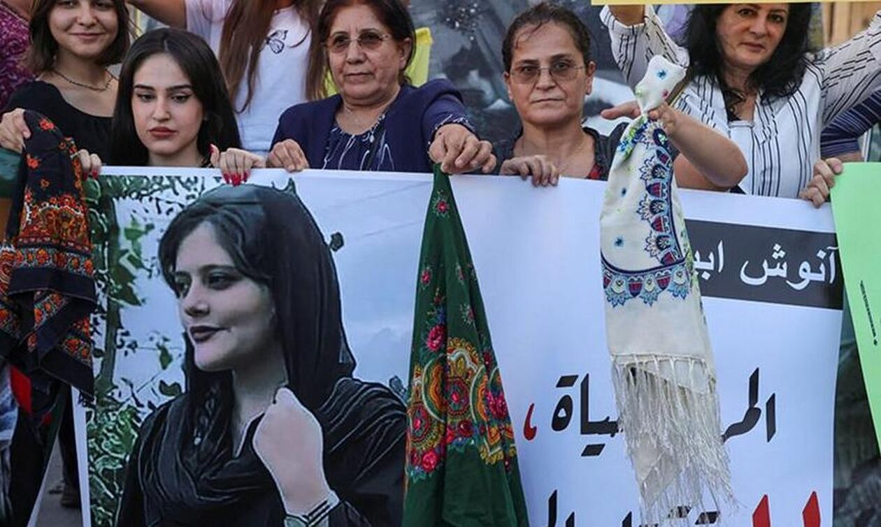 Διαδήλωση στις Βρυξέλλες για τον έναν χρόνο από τον θάνατο της Μαχσά Αμινί στο Ιράν