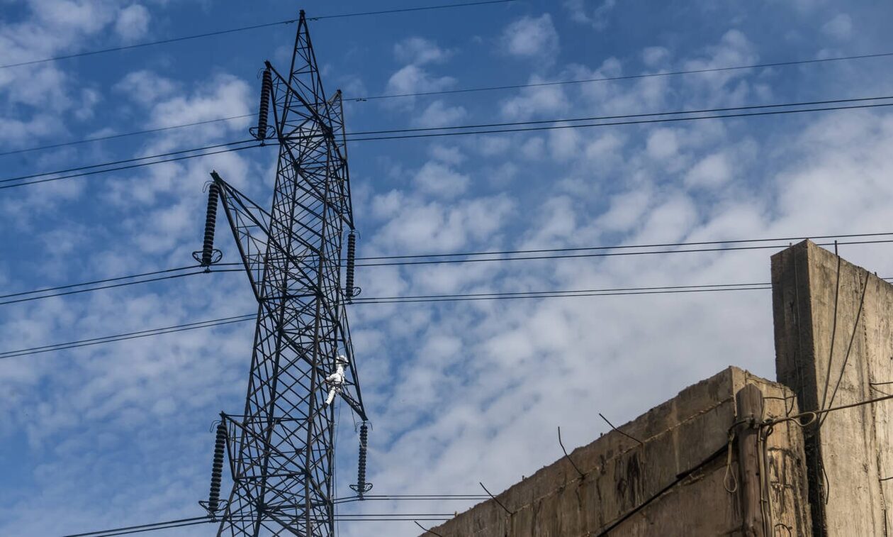 Θεσσαλονίκη: Έκλεβαν ρεύμα αξίας 30.000 ευρώ – Χειροπέδες σε 8 άτομα