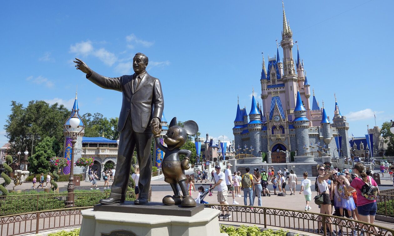 ΗΠΑ: Αρκούδα «βόλταρε» στο θεματικό πάρκο της Disney στη Φλόριντα – Έκλεισαν 15 αξιοθέατα