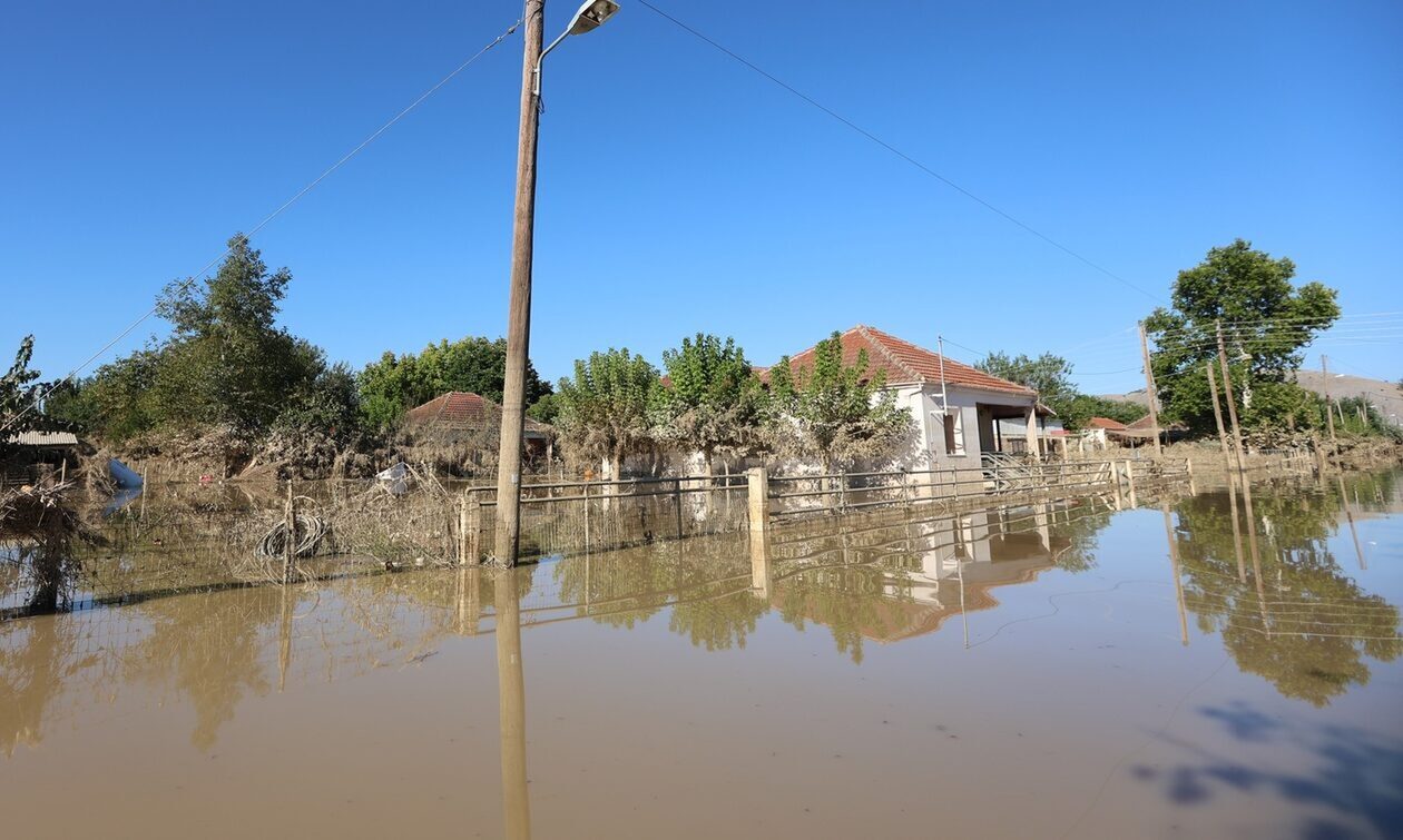 Λάρισα: Λέμβος προσέκρουσε σε κολώνα στη Γιάννουλη – Πώς σώθηκαν οι κάτοικοι