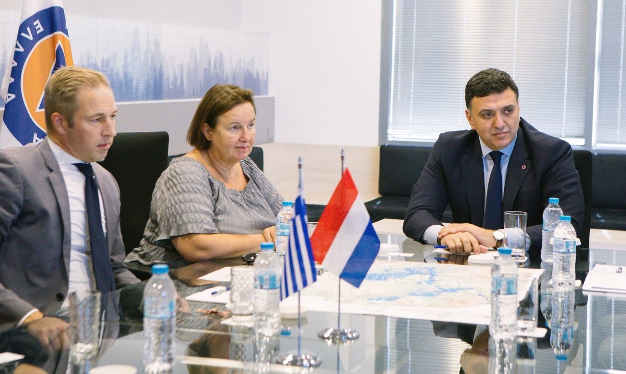 Κικίλιας: Συναντήθηκε με την Πρέσβη της Ολλανδίας – Στο επίκεντρο οι καταστροφικές πλημμύρες