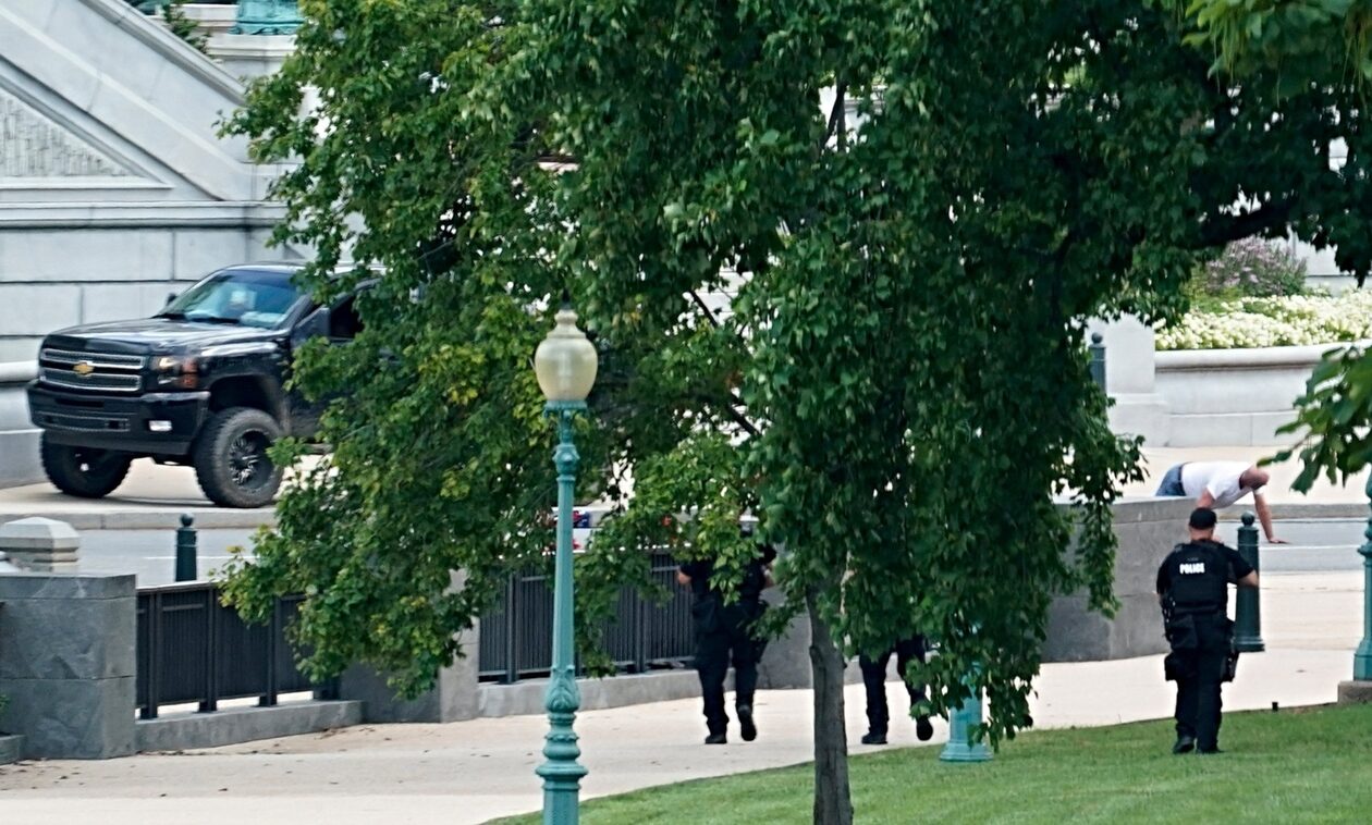 ΗΠΑ: Εκκενώνεται το αστυνομικό τμήμα του Καπιτωλίου –  Αναφορές για «ύποπτο όχημα»