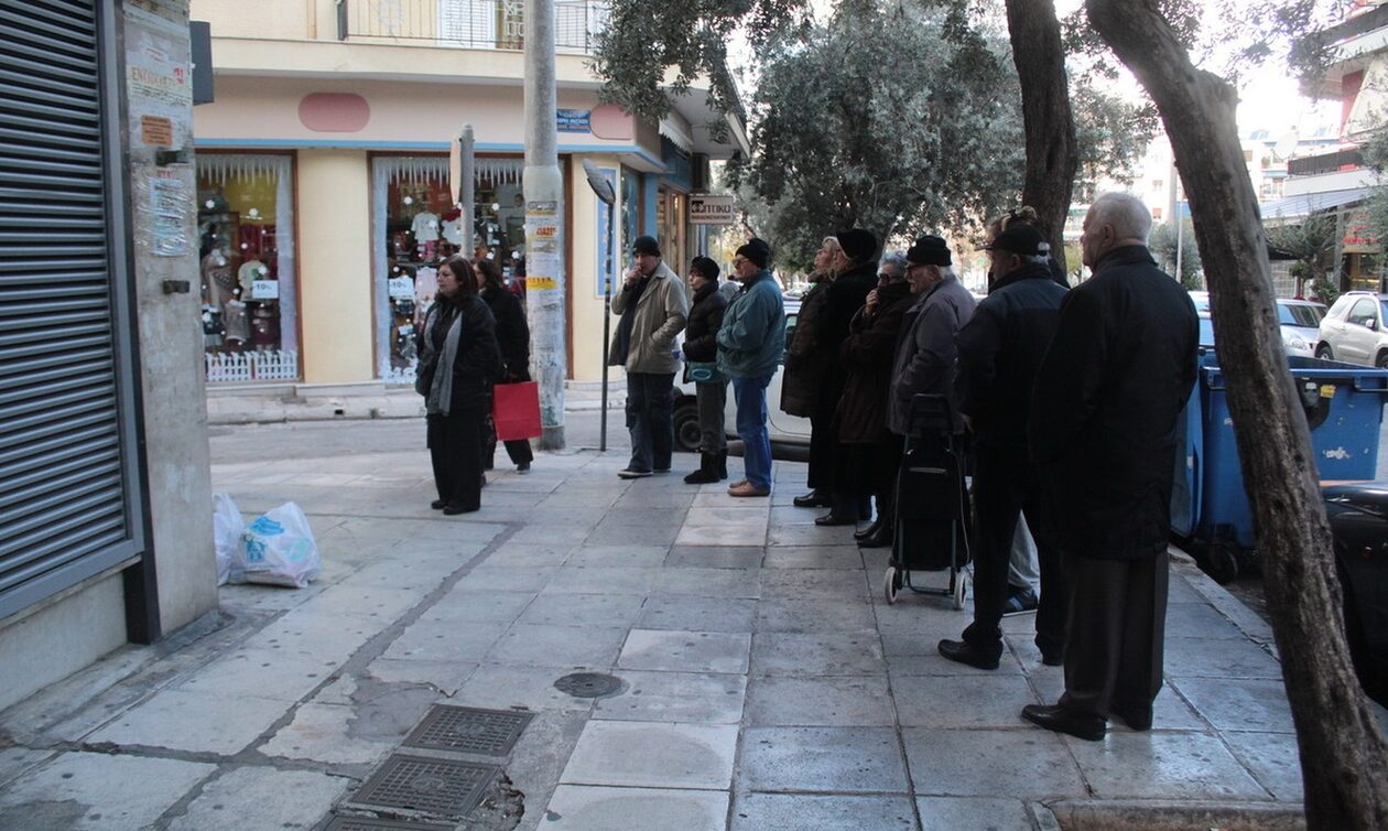 Συντάξεις Οκτωβρίου: Πότε ξεκινούν οι πληρωμές – Αναλυτικά οι ημερομηνίες για όλα τα Ταμεία